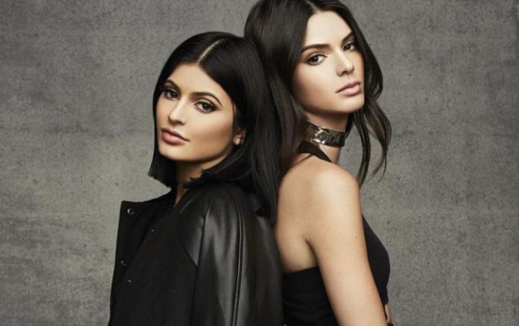 Kendall y Kylie promocionan línea de trajes de baño en sensuales poses