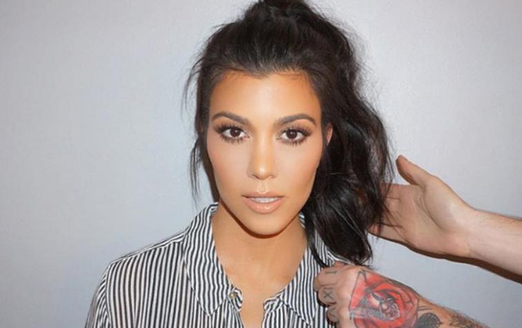 Kourtney Kardashian revive foto familiar del pasado para saludar a su papá