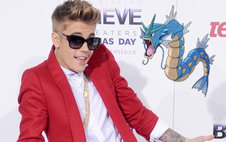 Justin Bieber pasó desapercibido entre horda de gente jugando Pokémon Go