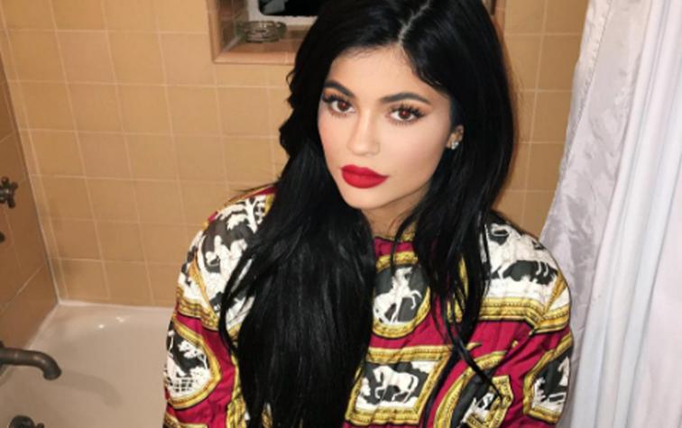 Kylie Jenner hace oficial su regreso con Tyga en redes sociales