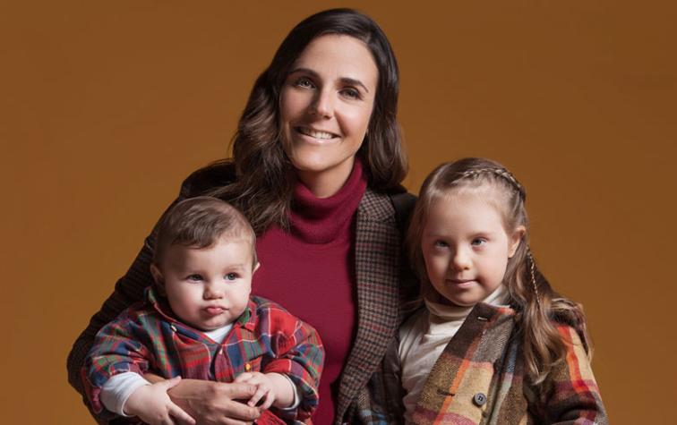 Backstage: Julia Vial y sus dos hijos posan para Revista Cosas