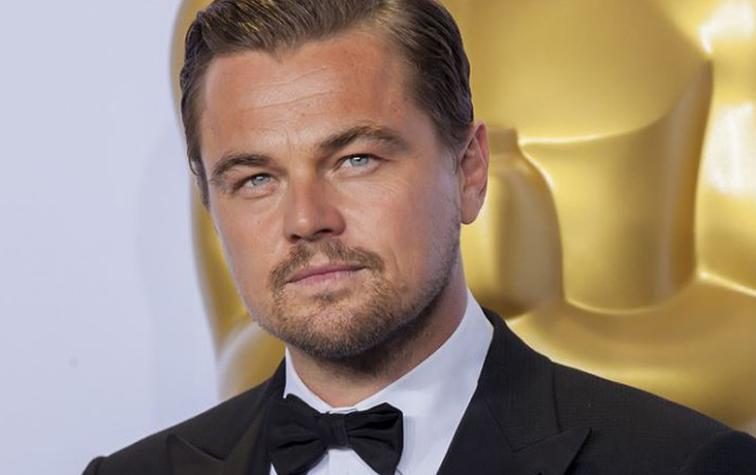 Leo Dicaprio fue sorprendido de lo más coqueto con misteriosa morena