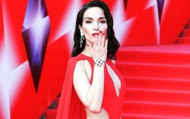 Natalia Oreiro llegó de blanco y con pompón XL a la gala de los Premios Platino