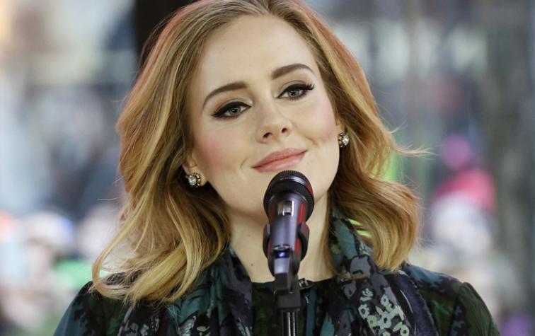 Adele se muestra sin una sola gota de maquillaje