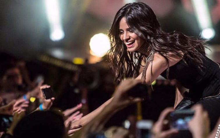 Fanático le rompió un diente a Camila Cabello en pleno concierto