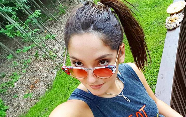 Kel Calderón muestra sus curvas en pequeño bikini desde Aruba