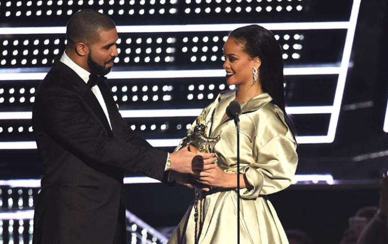 Drake intentó besar a Rihanna varias veces durante los VMAs