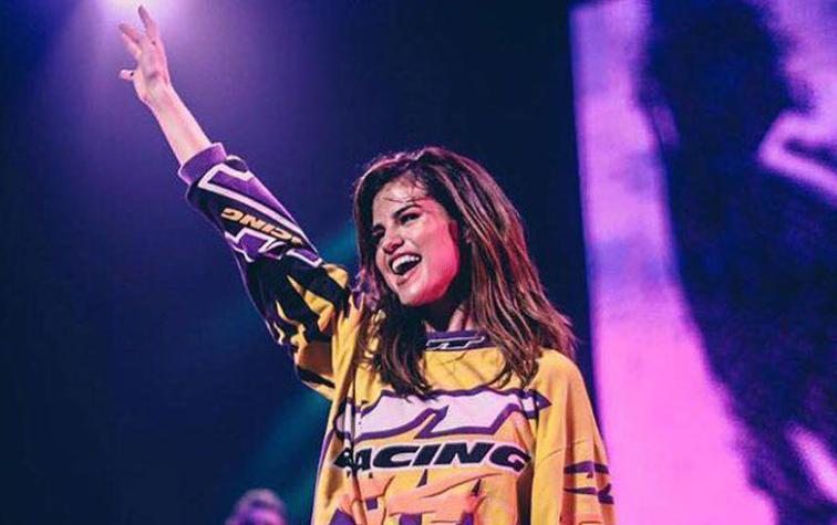 Selena Gomez sorprendió a una fanática en su casa