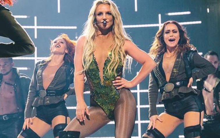 Fotografían a Britney Spears notoriamente cansada tras show en Londres