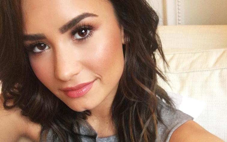 Demi Lovato desata polémica por críticas a dibujo de fan