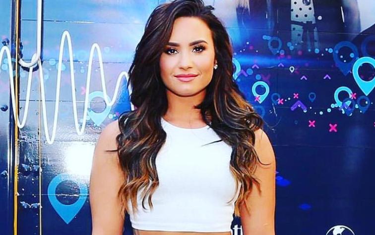 Demi Lovato le responde a usuaria que la trató de gorda