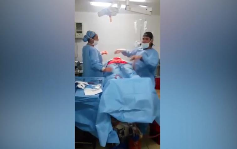 Video de cirujano bailando en plena operación se convierte en viral