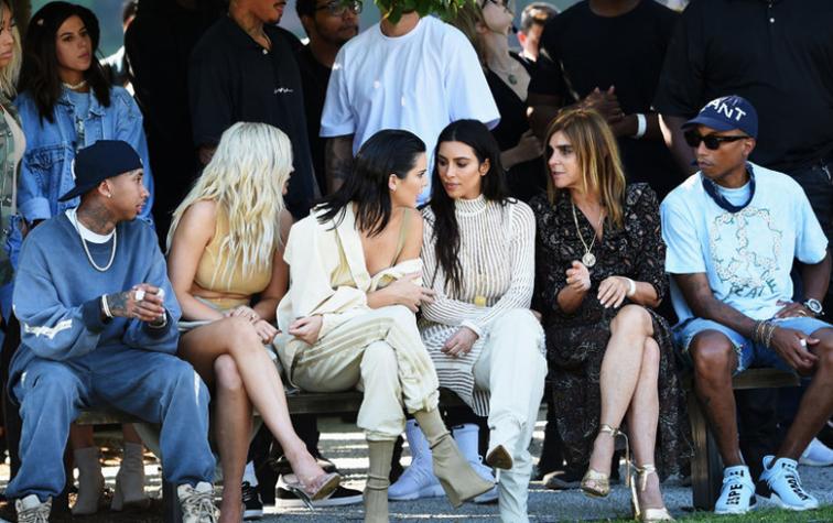 Los desastres que empañan el desfile de Kanye West