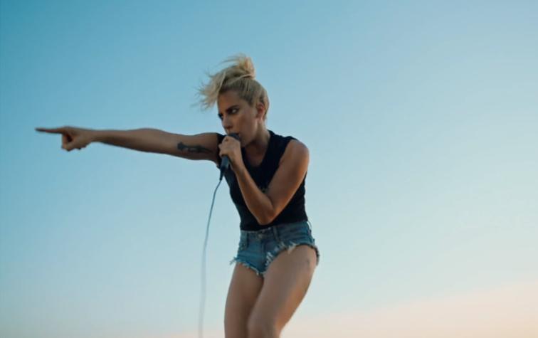 Nuevo y psicodélico videoclip de Lady Gaga divide a sus fanáticos