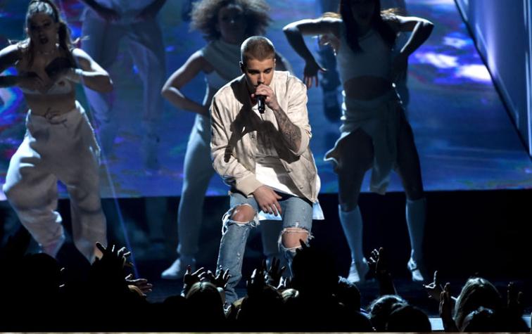 Fans de Justin Bieber vivieron asqueroso momento por estar en primera fila