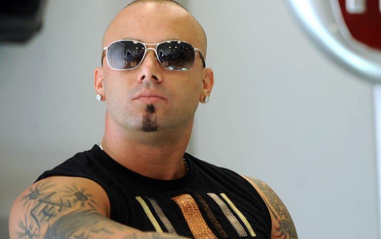 El difícil momento de Wisin: Su hija nació con atípica enfermedad  