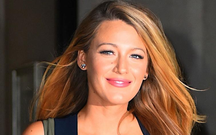 Blake Lively usó dos vestidos al mismo tiempo