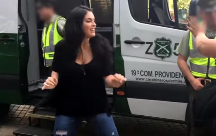 Constanza Piccoli sorprende con twerk a Carabineros