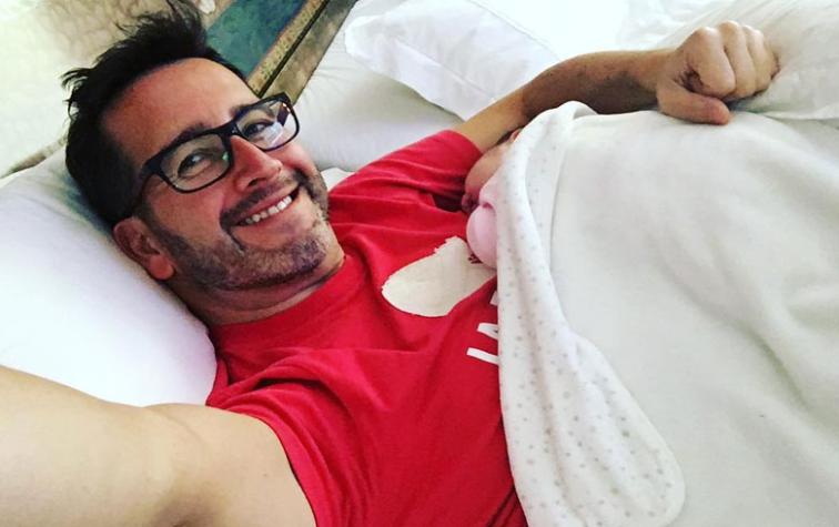 Eduardo Fuentes celebra el primer mes de su hija