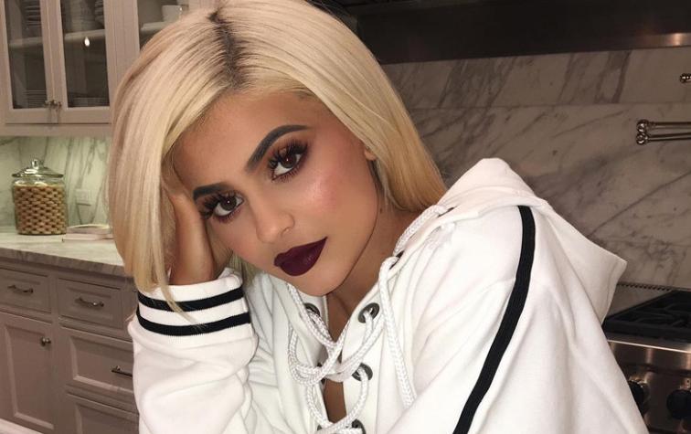 Kylie Jenner vuelve a atentar contra su pelo