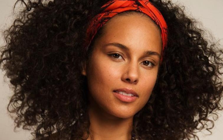 Alicia Keys llama a las mujeres anti feministas como "locas"