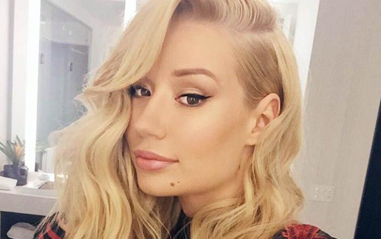 Iggy Azalea llegó en topless a la gala de la versión australiana de GQ Magazine