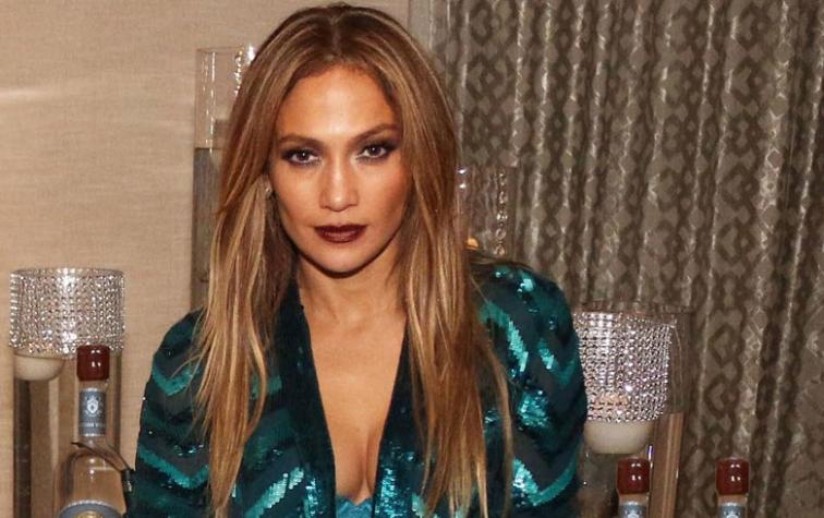 Jennifer Lopez sorprende con selfie hot