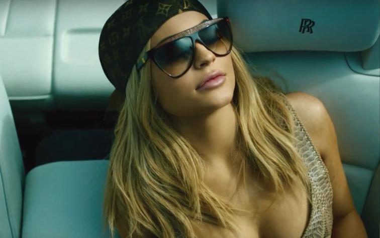 Kylie Jenner lanzó su carrera de cantante sin que lo notáramos