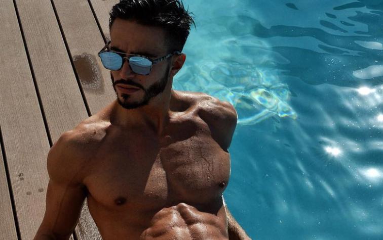 Marco Ferri se atreve con semi desnudo en redes sociales