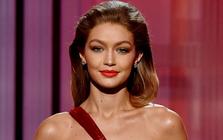 Gigi Hadid se disculpa por la imitación a Melania Trump en los AMAs