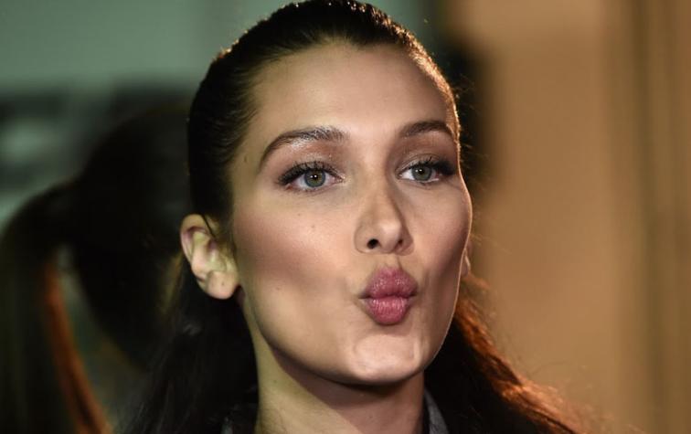 Vinculan a Bella Hadid con desconocido hombre por inocente beso