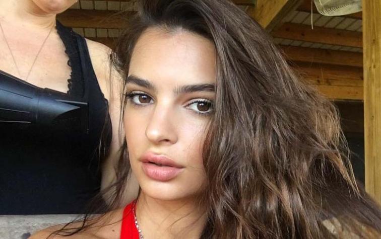 Emily Ratajkowski adelanta su outfit de Año Nuevo