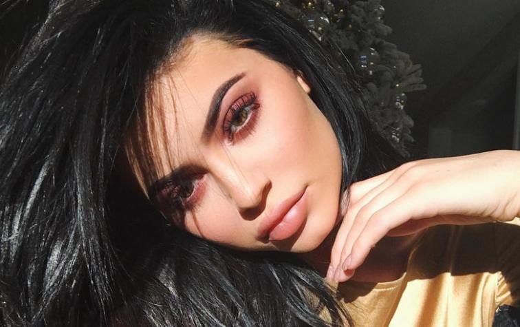 Delantera de Kylie Jenner hace dudar ¿Se intervino?