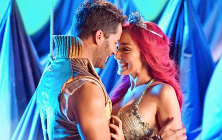 Fran Walker y Cristián Arriagada ensayan a los besos para el musical de "La Sirenita"