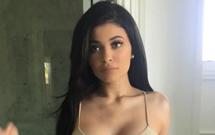 Kylie Jenner publica foto navideña de su niñez con Kendall