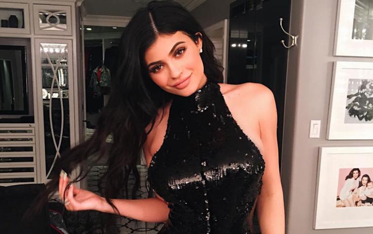 Kylie Jenner más sexy que nunca en video para revista “W”