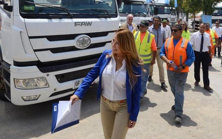 Cathy Barriga y los vecinos de Maipú se preparan para combatir incendios