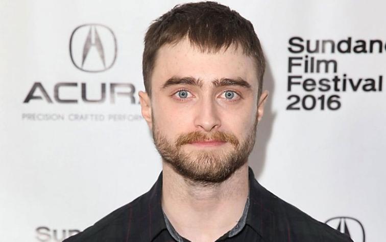 Daniel Radcliffe cambia de look para nueva película