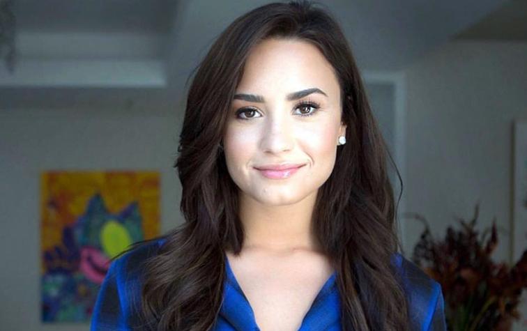 Demi Lovato roba suspiros con foto casual antes de la piscina