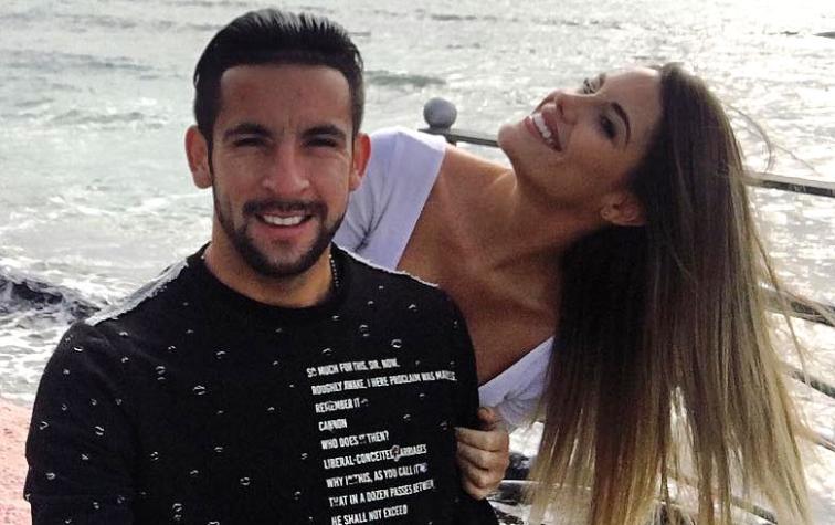 Mano picarona de Mauricio Isla llamó la atención en foto de Gala Caldirola 