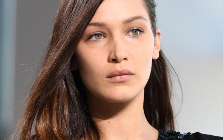 Foto evidencia retoques faciales en Bella Hadid