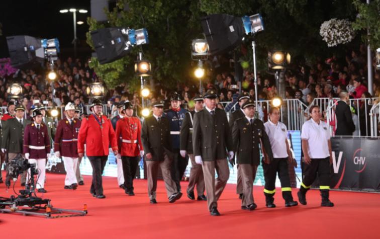 Homenaje a bomberos en Gala de Viña genera reacciones encontradas