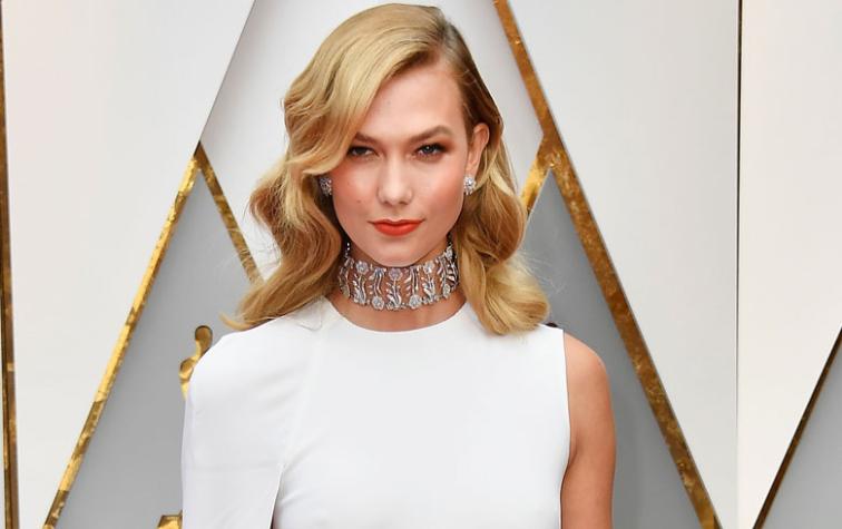 Comparan vestido de Karlie Kloss con el que Gwyneth Platrow usó en 2012