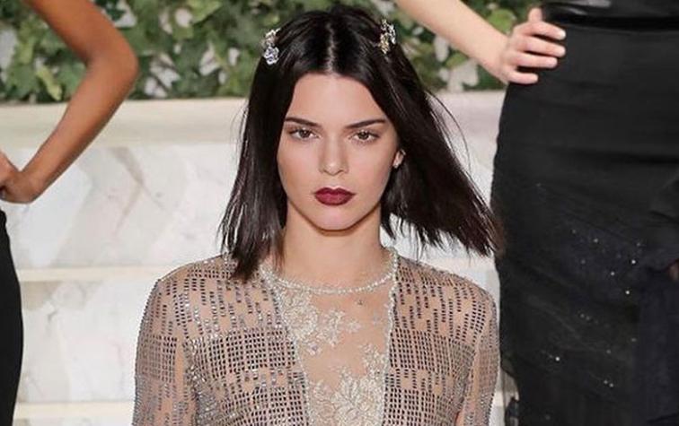 Kendall Jenner cierra en corsetería esperado desfile de la NYFW