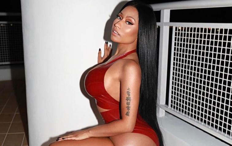 Nicki Minaj se refiere a foto que parodia unos de sus topless