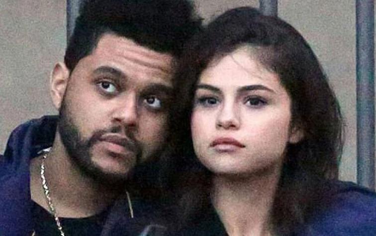 Comparan foto de Selena Gomez y The Weeknd con una de los padres de la cantante