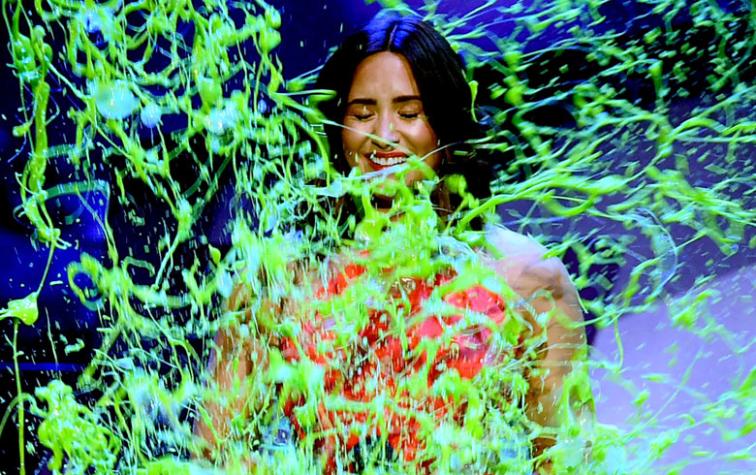 Así reaccionó Demi Lovato al ser bañada en “Slime”