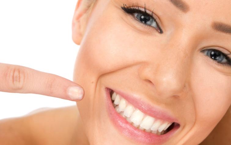 8 alimentos que manchan los dientes 