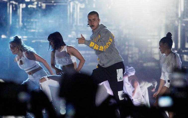 Justin Bieber hizo vibrar a 50 mil fanáticos en el Estadio Nacional