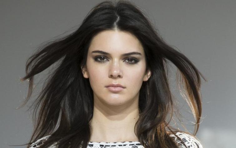 Kendall Jenner se refirió a su viral cayéndose de la escaleras